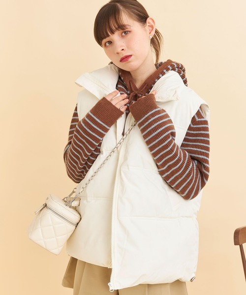 Voyage titty&Co.PETIT（ボヤージュティティアンドコープチ）の「【 Voyage titty&Co.】ノースリーブダウンジャケット（ダウンジャケット/コート・レディース・ホワイト/ブラック・FREE）」の3枚目の写真