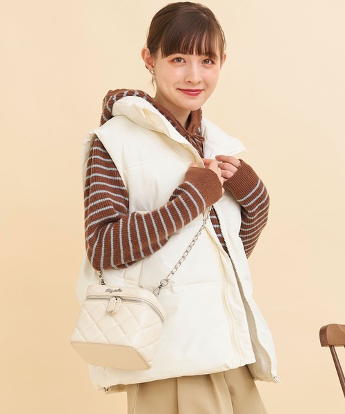 Voyage titty&Co.PETIT（ボヤージュティティアンドコープチ）の「【 Voyage titty&Co.】ノースリーブダウンジャケット（ダウンジャケット/コート・レディース・ホワイト/ブラック・FREE）」の5枚目の写真