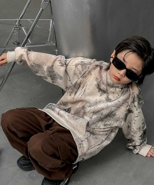 aimoha(アイモハ)の「【aimoha-KIDS-】子供服 ユニセックスタイダイ柄裏起毛スウェット(スウェット・キッズ・チョコ/グリーン/オフホワイト・150/140/130/120/110)」の5枚目の写真