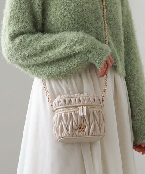 archives(アルシーヴ)の「ウェーブキルトバニティショルダー(ショルダーバッグ・レディース・ブラック/ピンクベージュ/アイボリー・FREE)」の16枚目の写真