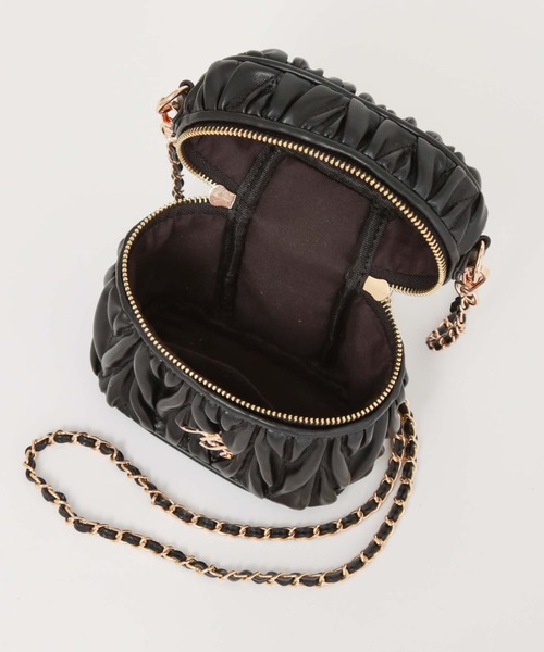 archives(アルシーヴ)の「ウェーブキルトバニティショルダー(ショルダーバッグ・レディース・ブラック/ピンクベージュ/アイボリー・FREE)」の13枚目の写真