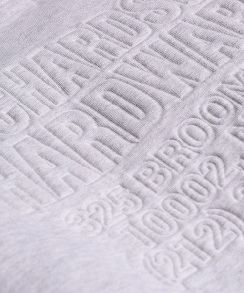 Richardson/リチャードソン】 3D Embossed Hardware Crewneck