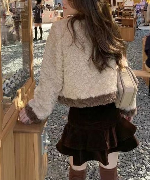 Primazel（プリマゼル）の「フェイクファーコートジャケット（その他アウター・レディース・ベージュ・M）」の6枚目の写真