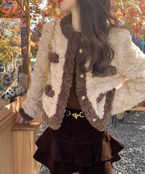 Primazel（プリマゼル）の「フェイクファーコートジャケット（その他アウター・レディース・ベージュ・M）」の14枚目の写真