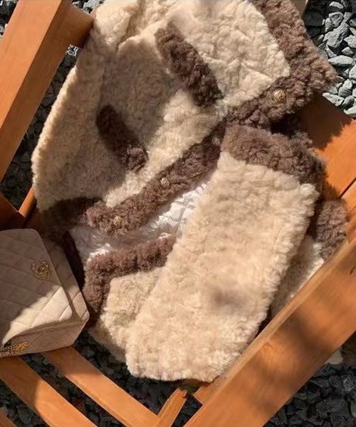 Primazel（プリマゼル）の「フェイクファーコートジャケット（その他アウター・レディース・ベージュ・M）」の15枚目の写真