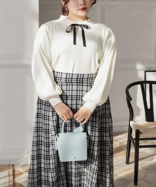 CLETTE(クレット)の「リボン付きフリルニット(ニット/セーター・レディース・ブラック/オフホワイト/グレー・LL/3L/4L)」の5枚目の写真