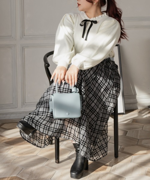 CLETTE(クレット)の「リボン付きフリルニット(ニット/セーター・レディース・ブラック/オフホワイト/グレー・LL/3L/4L)」の7枚目の写真