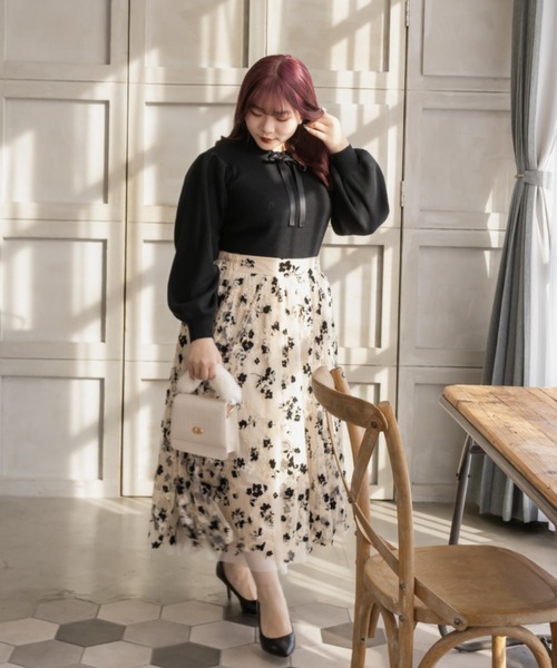 CLETTE(クレット)の「リボン付きフリルニット(ニット/セーター・レディース・ブラック/オフホワイト/グレー・LL/3L/4L)」の10枚目の写真