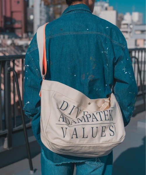 ADAM PATEK（アダムパテック）の「【ADAMPATEK/アダムパテック】news paper bag/ニュースペーパーバッグ（ショルダーバッグ・メンズ・ブラック/ホワイト・FREE）」の3枚目の写真