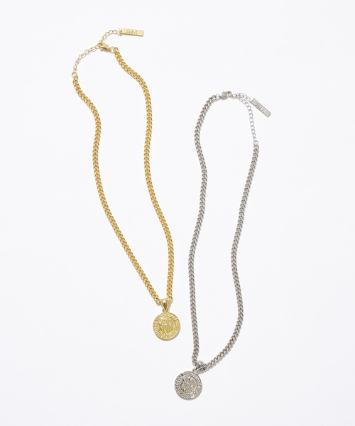 X-girl(エックスガール)の「CIRCLE LOGO CHARM NECKLACE(ネックレス・レディース・シルバー/ゴールド・ONE SIZE)」の3枚目の写真