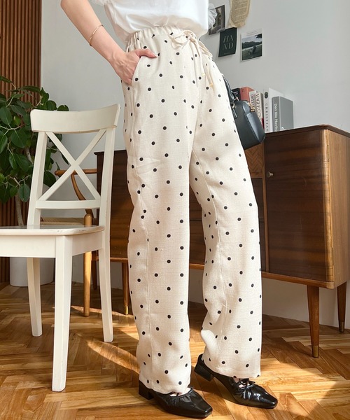 moment+（モーメントプラス）の「リネンライクドットプリントウエストリボンパンツ（その他パンツ・レディース・ベージュ/ブラック/ネイビー・L/M）」の5枚目の写真