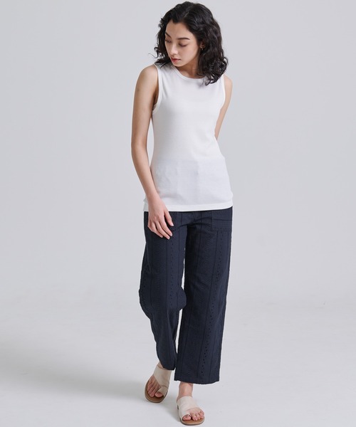 Eddie Bauer(エディーバウアー)の「エッセンシャルズ リブ タンクトップ(タンクトップ・レディース・ブラウン/ホワイト/ブラック/ネイビー・L/M/XL/S)」の12枚目の写真