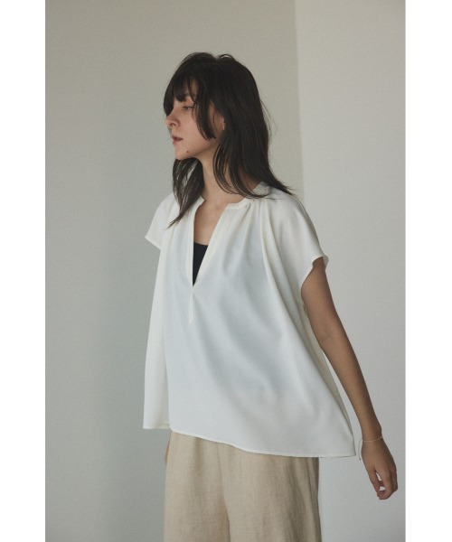 BLACK BY MOUSSY（ブラックバイマウジー）の「skipper blouse(スキッパーブラウス)（シャツ/ブラウス・レディース・オフホワイト/ライトグリーン/ネイビー/イエロー・FREE）」の2枚目の写真