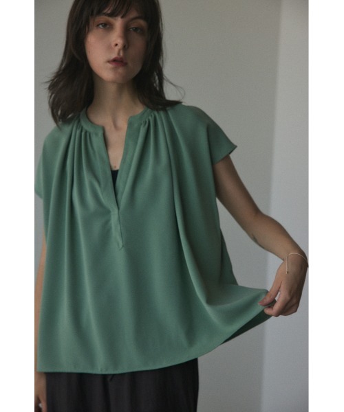 BLACK BY MOUSSY（ブラックバイマウジー）の「skipper blouse(スキッパーブラウス)（シャツ/ブラウス・レディース・オフホワイト/ライトグリーン/ネイビー/イエロー・FREE）」の3枚目の写真