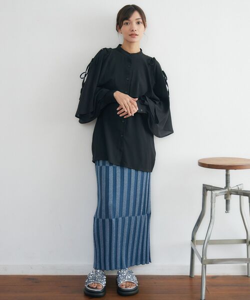 RETRO GIRL(レトロガール)の「肩開きケープチュニック(シャツ/ブラウス・レディース・オフホワイト/ブルー/ブラック・FREE)」の12枚目の写真