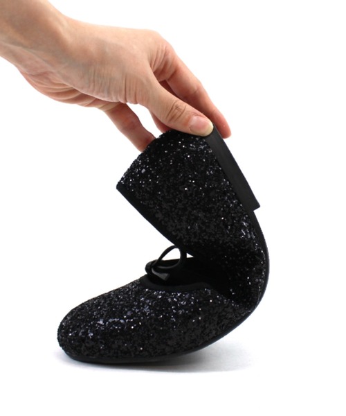 VIVIAN（ヴィヴィアン）の「ラウンドトゥリボンストラップフラットシューズ ZOZOTOWN+オフィシャルサイト限定商品（バレエシューズ・レディース・ブラック×グレー/レッド/シルバー系その他5/ブラック・S/M/L/LL）」の6枚目の写真