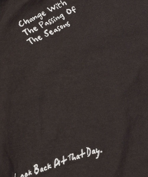 LOWRYS FARM（ローリーズファーム）の「カスタムシシュウＴＳＳ 126518（Tシャツ/カットソー・レディース・アイボリー/チャコールグレー/イエロー・FREE）」の4枚目の写真