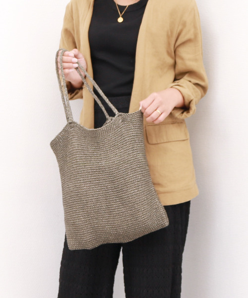 cache cache(カシュ カシュ)の「カシュカシュ cachecache / ラメ糸編みトートバッグ(トートバッグ・レディース・ピンク/グリーン/ホワイト/シルバー/ブルー/ブラック/ゴールド/シルバー系/マルチ・FREE)」の7枚目の写真