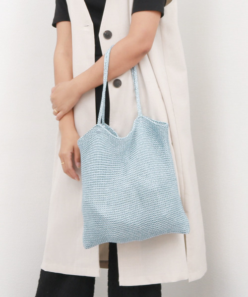 cache cache(カシュ カシュ)の「カシュカシュ cachecache / ラメ糸編みトートバッグ(トートバッグ・レディース・ピンク/グリーン/ホワイト/シルバー/ブルー/ブラック/ゴールド/シルバー系/マルチ・FREE)」の4枚目の写真