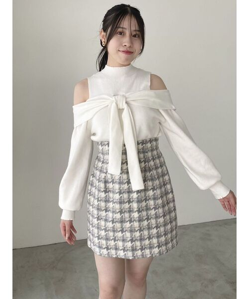dazzlin(ダズリン)の「2WAYリボンニットプルオーバー(ニット/セーター・レディース・ブラック/オフホワイト/ブルー/レッド/ピンク/パープル/モカ・FREE)」の12枚目の写真