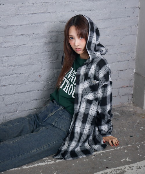 ENVYM(アンビー)の「オーバーフーディチェックシャツ(シャツ/ブラウス・レディース・グリーン/ブラウン/ブラック・FREE)」の19枚目の写真