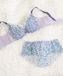 une nana cool(EiiN[)MADE WITH LIBERTY FABRIC A킽 [X euW[(uW[)