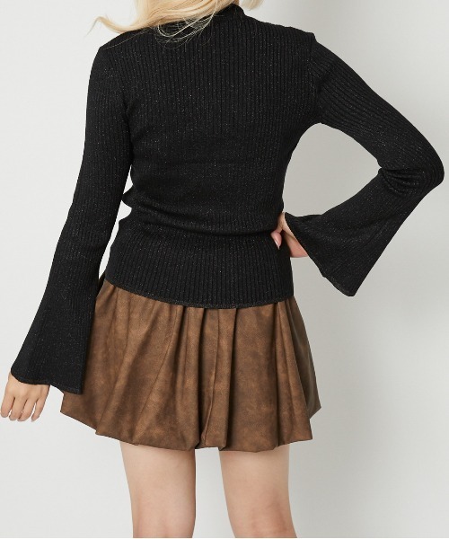 GORGE（ゴージ）の「《ラメ×リブ美シルエット》レディース ハイネック ニットプルオーバー 長袖 トップス 春秋冬（ニット/セーター・レディース・ブラック/オフホワイト/グレー/ブルー/チャコール・F）」の18枚目の写真