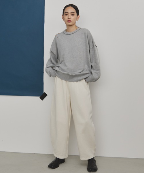 MERLOT(メルロー)の「裏毛ダメージデザインスウェット(スウェット・レディース・ブラック/グレー・FREE)」の8枚目の写真