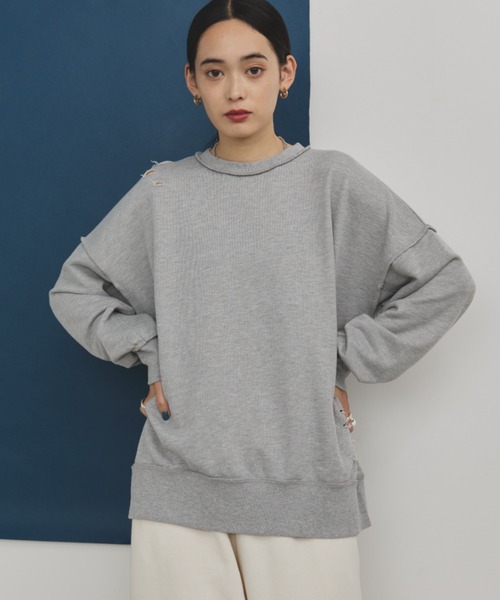 MERLOT(メルロー)の「裏毛ダメージデザインスウェット(スウェット・レディース・ブラック/グレー・FREE)」の3枚目の写真