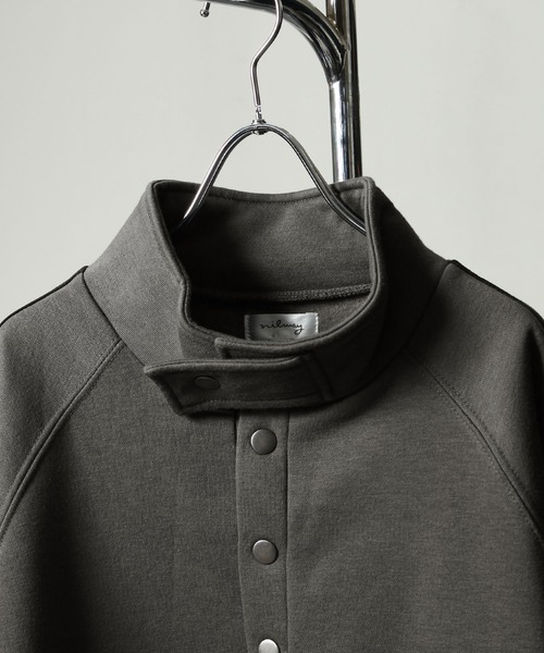 NILWAY（ニルウェイ）の「薔薇 刺繍 ハーフボタン スタンドネック スウェット（スウェット・メンズ・チャコール/ブラック/杢グレー/ブルー・MEDIUM/LARGE）」の8枚目の写真