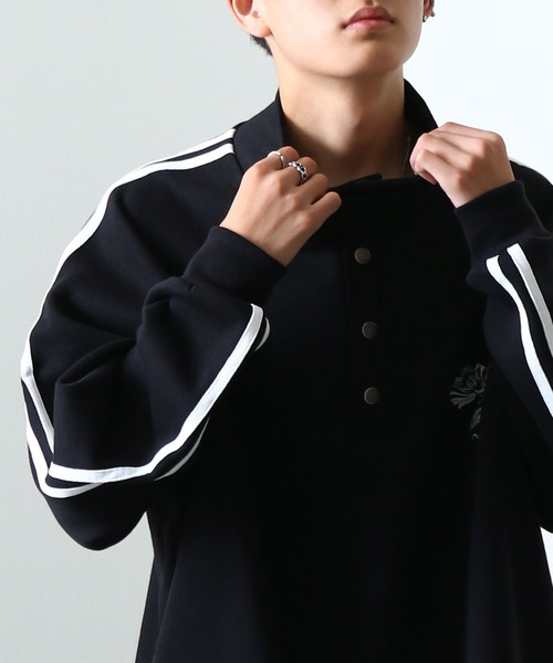 NILWAY（ニルウェイ）の「薔薇 刺繍 ハーフボタン スタンドネック スウェット（スウェット・メンズ・チャコール/ブラック/杢グレー/ブルー・MEDIUM/LARGE）」の20枚目の写真