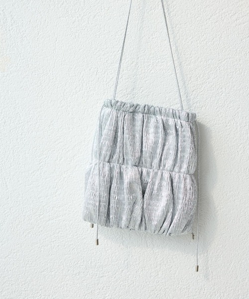 ROPE' PICNIC（ロペピクニック）の「メタリックワンハンドルシャーリングミドルバッグ（ショルダーバッグ・レディース・シルバー/ブラック系その他2・FREE）」の17枚目の写真