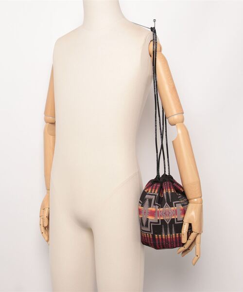 PENDLETON(ペンドルトン)の「【 PENDLETON / ペンドルトン 】コーデュロイ ドローバック 巾着バックCORDUROY DRAW BAG(ショルダーバッグ・レディース・オフホワイト/ブラック/ブルー・FREE)」の7枚目の写真