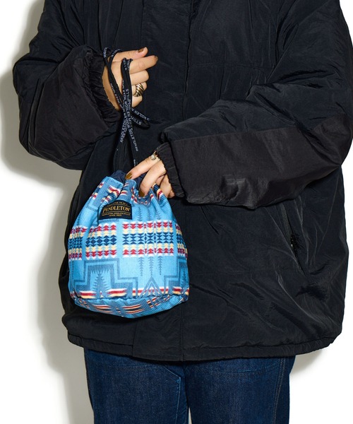 PENDLETON(ペンドルトン)の「【 PENDLETON / ペンドルトン 】コーデュロイ ドローバック 巾着バックCORDUROY DRAW BAG(ショルダーバッグ・レディース・オフホワイト/ブラック/ブルー・FREE)」の3枚目の写真