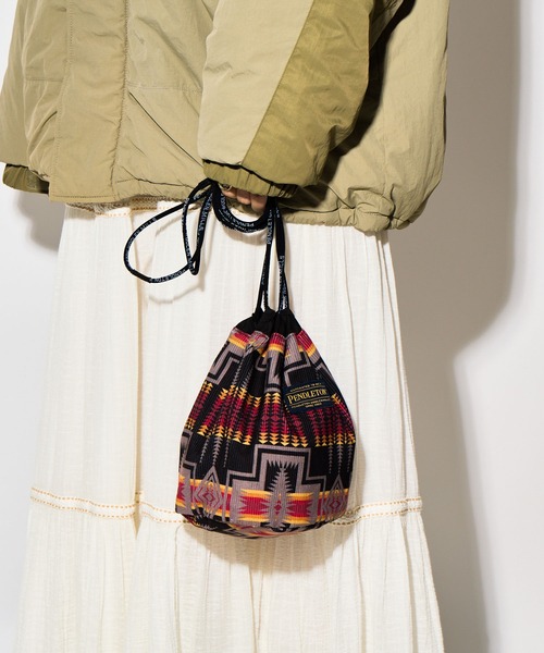 PENDLETON(ペンドルトン)の「【 PENDLETON / ペンドルトン 】コーデュロイ ドローバック 巾着バックCORDUROY DRAW BAG(ショルダーバッグ・レディース・オフホワイト/ブラック/ブルー・FREE)」の2枚目の写真