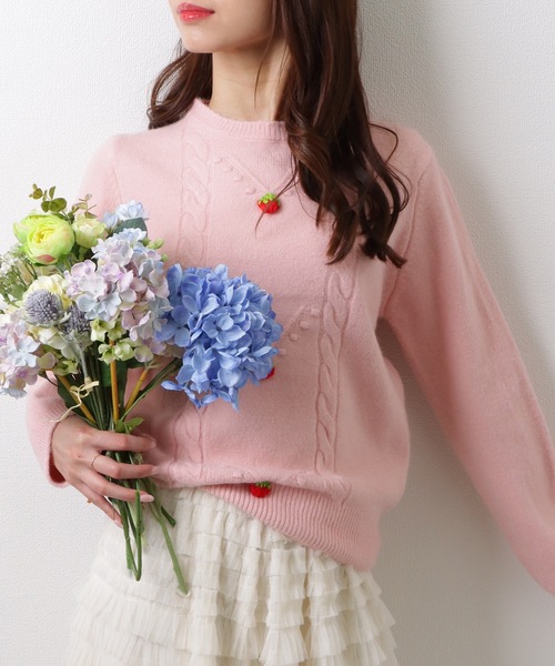 Lace Ladies(レースレディース)の「ストロベリー モチーフ付き クルーネック ケーブル ニット プルオーバー(ニット/セーター・レディース・ホワイト/ピンク/ミント・FREE)」の10枚目の写真