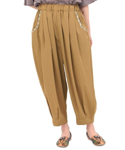 チチカカ（チチカカ）の「エッグタックパンツ（その他パンツ・レディース・ベージュ/ボルドー/カーキ/ブラック・MEDIUM/LARGE）」の11枚目の写真