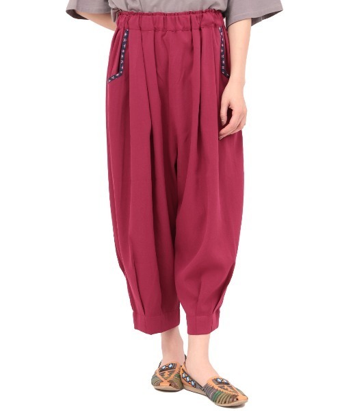 チチカカ（チチカカ）の「エッグタックパンツ（その他パンツ・レディース・ベージュ/ボルドー/カーキ/ブラック・MEDIUM/LARGE）」の13枚目の写真