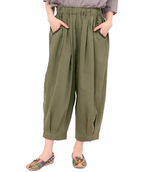 チチカカ（チチカカ）の「エッグタックパンツ（その他パンツ・レディース・ベージュ/ボルドー/カーキ/ブラック・MEDIUM/LARGE）」の12枚目の写真