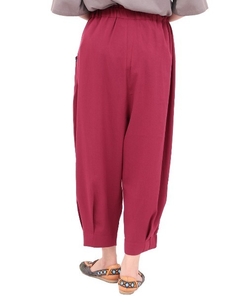 チチカカ（チチカカ）の「エッグタックパンツ（その他パンツ・レディース・ベージュ/ボルドー/カーキ/ブラック・MEDIUM/LARGE）」の15枚目の写真