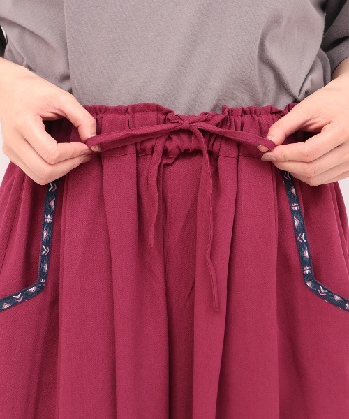 チチカカ（チチカカ）の「エッグタックパンツ（その他パンツ・レディース・ベージュ/ボルドー/カーキ/ブラック・MEDIUM/LARGE）」の17枚目の写真