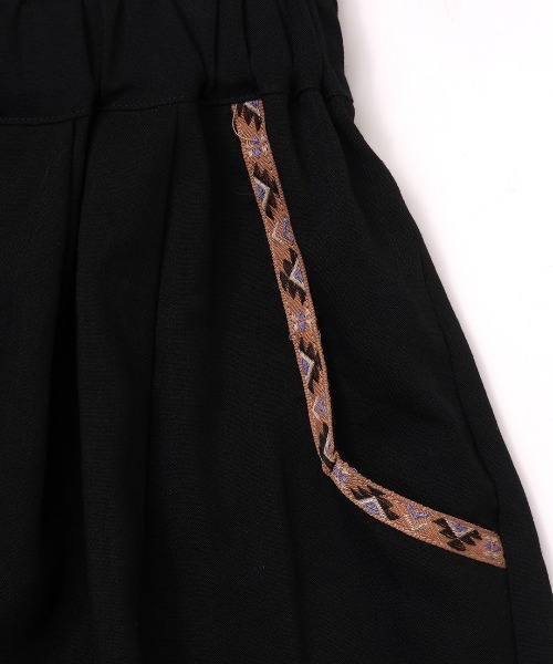 チチカカ（チチカカ）の「エッグタックパンツ（その他パンツ・レディース・ベージュ/ボルドー/カーキ/ブラック・MEDIUM/LARGE）」の20枚目の写真