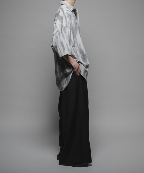 CASPER JOHN（キャスパージョン）の「Tie dye stripe over shirts/タイダイストライプオーバーシャツ（シャツ/ブラウス・メンズ・ホワイト/ブラック/グレイッシュベージュ・X-SMALL/SMALL/MEDIUM/LARGE）」の10枚目の写真