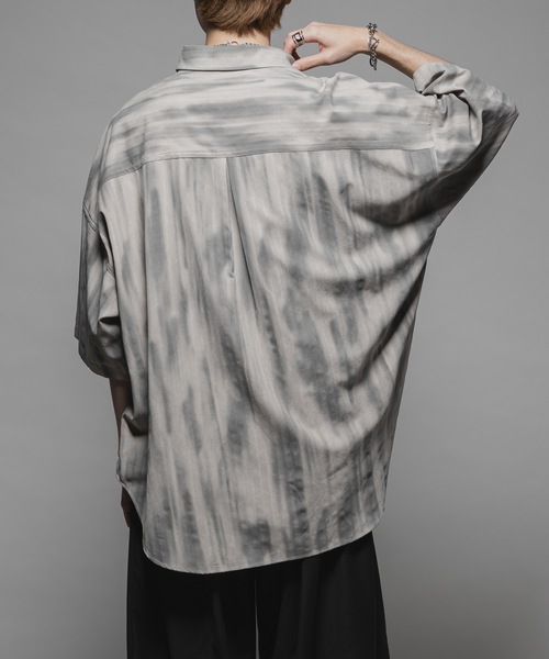 CASPER JOHN（キャスパージョン）の「Tie dye stripe over shirts/タイダイストライプオーバーシャツ（シャツ/ブラウス・メンズ・ホワイト/ブラック/グレイッシュベージュ・X-SMALL/SMALL/MEDIUM/LARGE）」の14枚目の写真