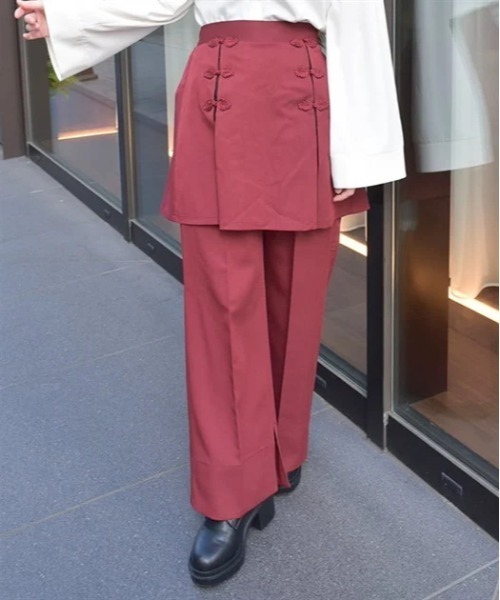 axes femme(アクシーズファム)の「チャイナ釦付きレイヤードパンツ(その他パンツ・レディース・ブラック/レッド/グリーン・FREE)」の1枚目の写真