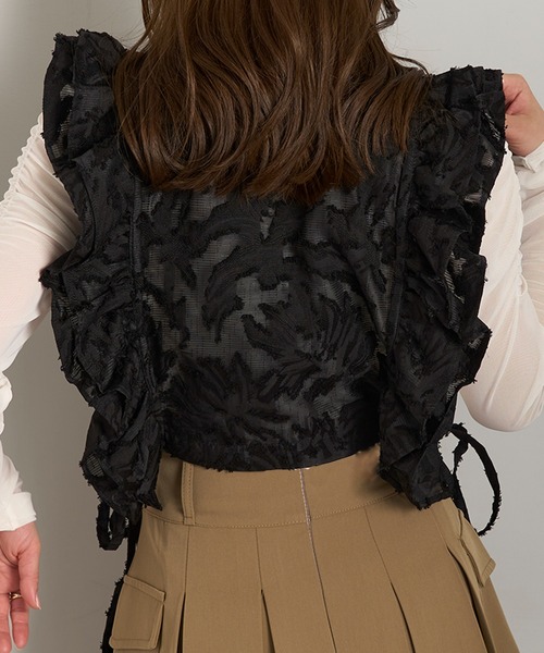MAGASIN DE MODE Chou Chou(マガジンデモードシュシュ)の「【MAGASIN DE MODE Chou Chou】フリンジジャガードフリルジレ XNN※(ベスト・レディース・アイボリー/ブラック・FREE)」の15枚目の写真