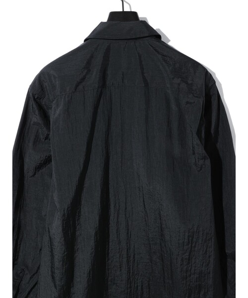MIDIUMISOLID（ミディウミソリッド）の「MIDIUMISOLID Men’s フライフロントナイロンシャツ（シャツ/ブラウス・メンズ・ベージュ/ブラック/オフホワイト・48）」の22枚目の写真