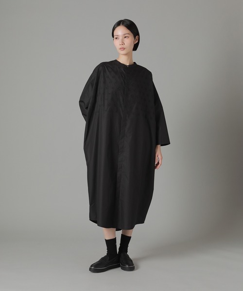 ZUCCa（ズッカ）の「リーフエンブロイダリー / ワンピース / (O)（ワンピース・レディース・ブラック/ライトブルー/ホワイト・M size）」の2枚目の写真