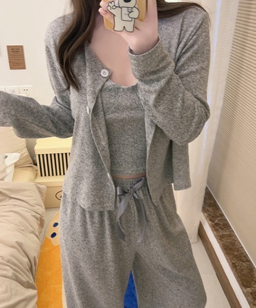 roomweartop.jpg