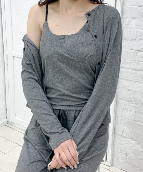 Teem Store(チームストア)の「【カップ付/3点セット】 ベーシックルームウェア パジャマ/セットアップ/キャミソール トップス パンツ 冷房対策(ルームウェア/パジャマ・レディース・ピンク/ライトグレー/チャコール・L/M)」の9枚目の写真